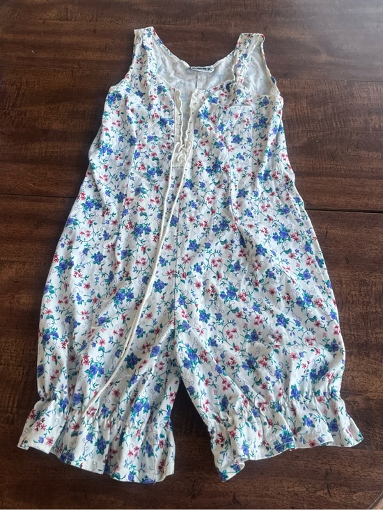 rave Pants - VNTG Rave Floral Romper Small Cottagecore Prairie Fairycore Lace Up ruffle leg